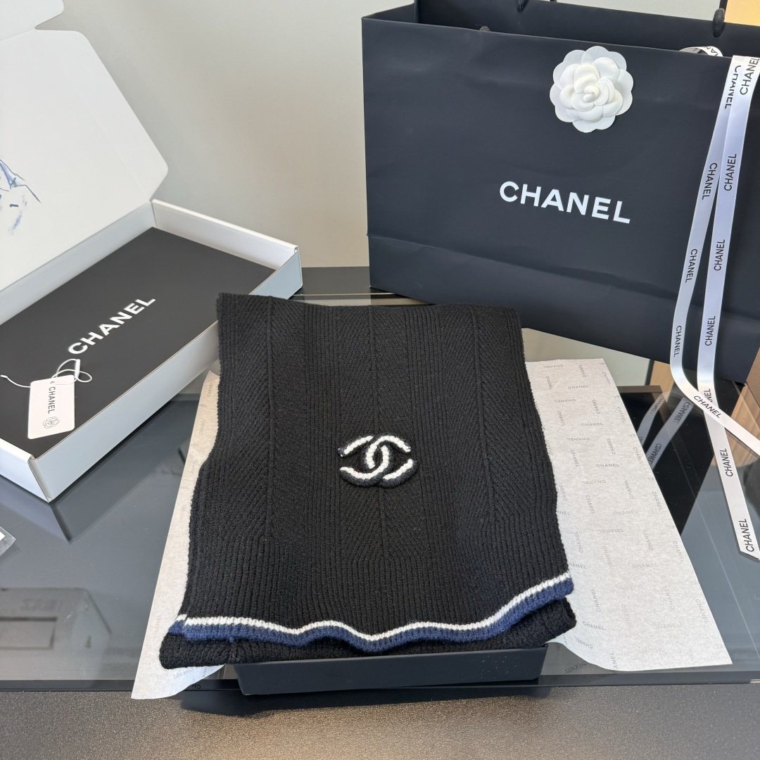 Chanel Logo Trim Knitted Scarf — front