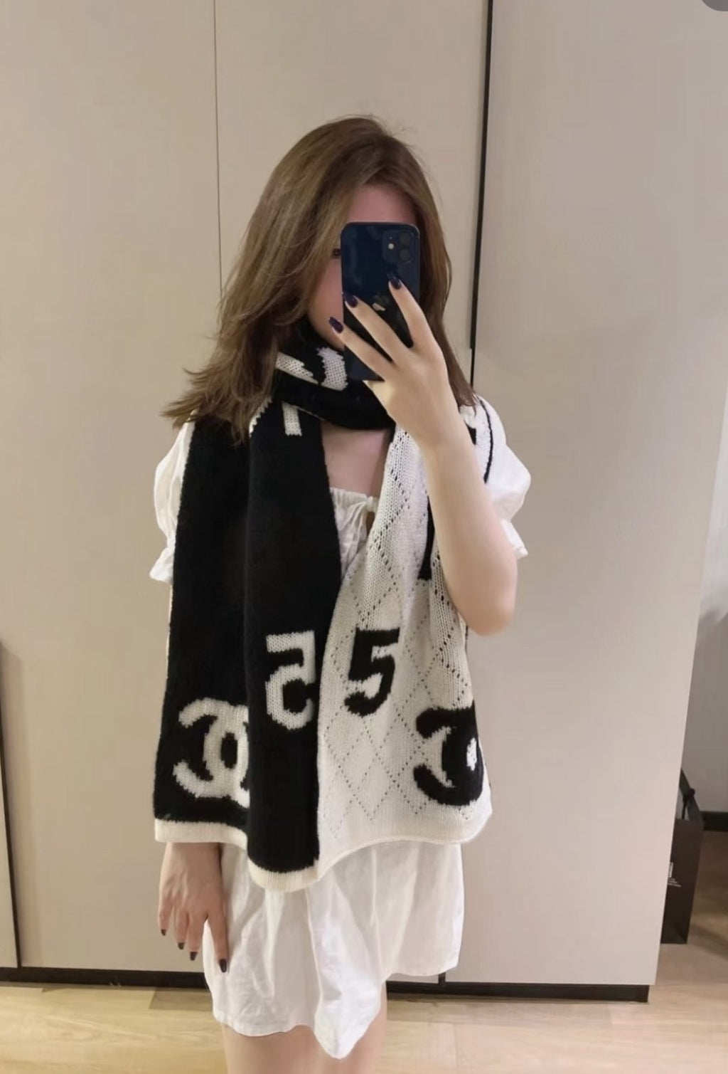 Chanel Logo Motif Knit Scarf — model